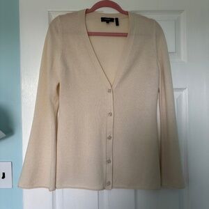 Stylish cashmere sweater by Theory
